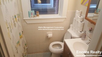 163 Summer St, Unit 33 in Somerville, MA - Building Photo