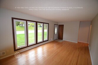 482 Eldridge Ave W in Roseville, MN - Building Photo - Building Photo