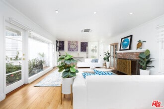 1110 W Muirlands Dr in San Diego, CA - Building Photo - Building Photo