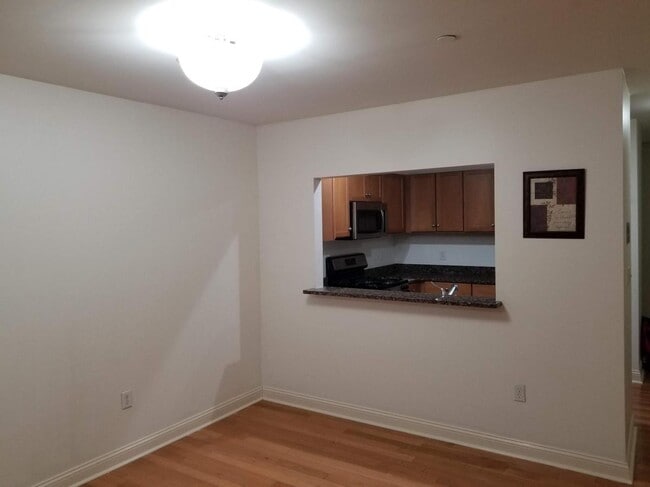 391 Pleasant St in Melrose, MA - Building Photo - Building Photo