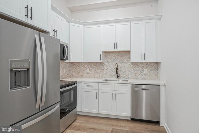 property at 952 N Marshall St