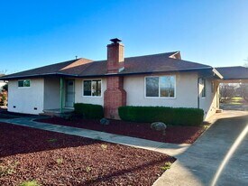 2719 Rodeo Ave in Chico, CA - Building Photo