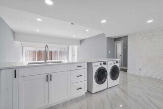 708 NE 23rd Ave in Pompano Beach, FL - Building Photo - Building Photo