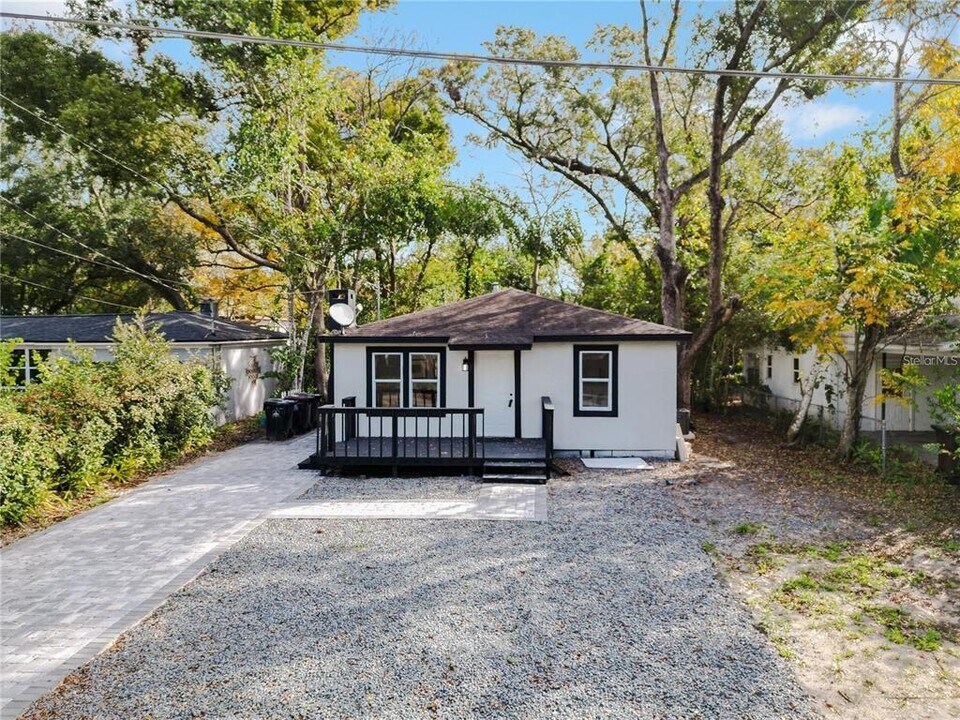 101 S Glenwood Ave in Orlando, FL - Building Photo