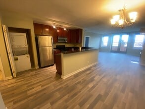 3550 W Montrose Ave, Unit 508 in Chicago, IL - Building Photo - Building Photo