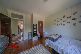 1855 Beacon St, Unit 2 in Brookline, MA - Building Photo - Building Photo
