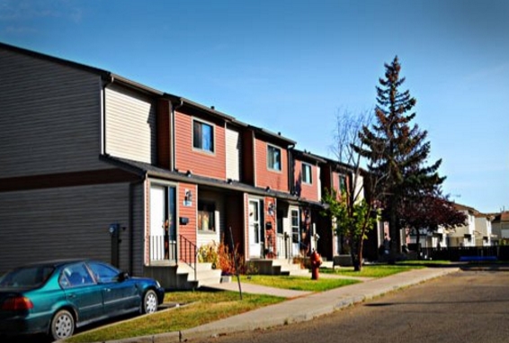 Cherry Hill Park in Edmonton, AB - Building Photo