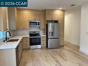 309 Lampasas Ave in Sacramento, CA - Building Photo - Building Photo