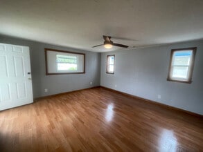 205 Locust St in Belpre, OH - Building Photo - Building Photo