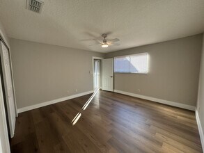 198 White Fawn Dr, Unit 198 White Fawn Drive in Daytona Beach, FL - Building Photo - Building Photo