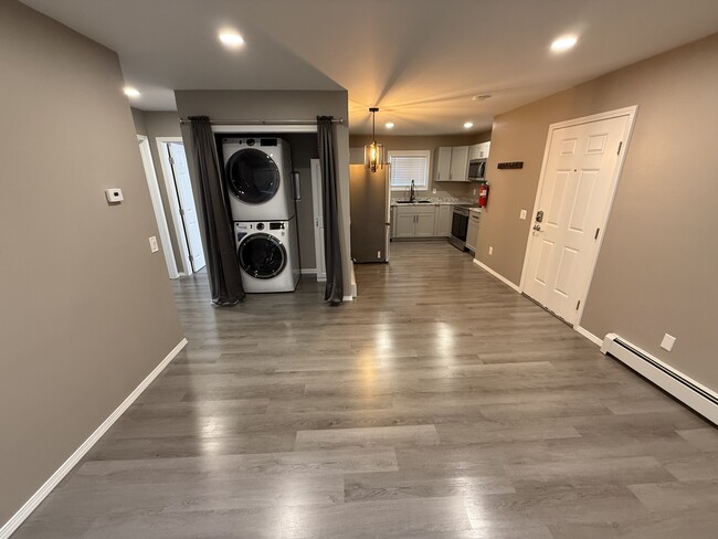 609 Irwin St, Unit 1 in Anchorage, AK - Building Photo - Building Photo