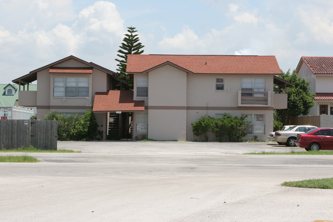 Mainsail Apartments in Apollo Beach, FL - Building Photo