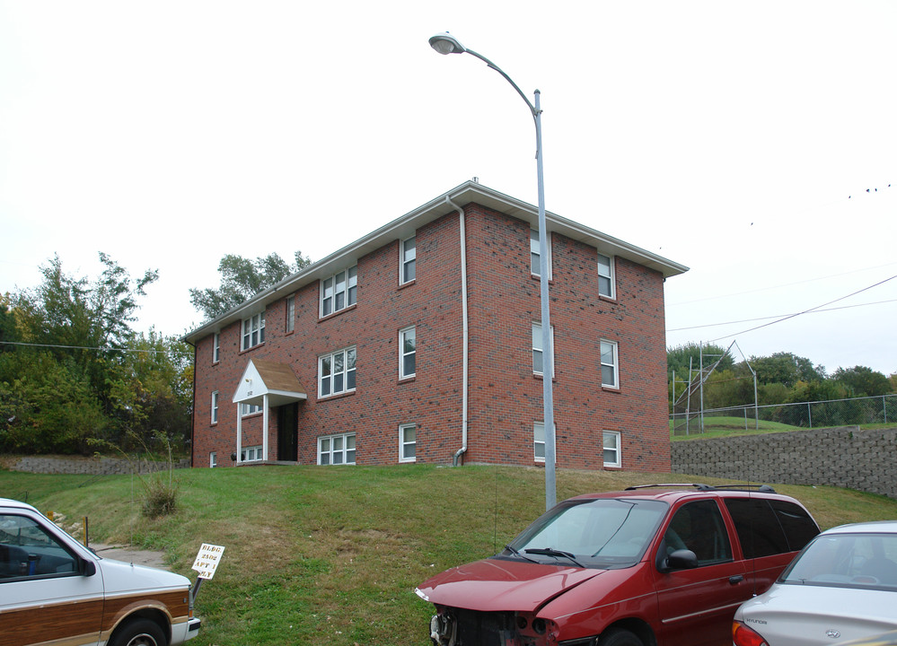 2502 Kibbon Dr in Bellevue, NE - Building Photo