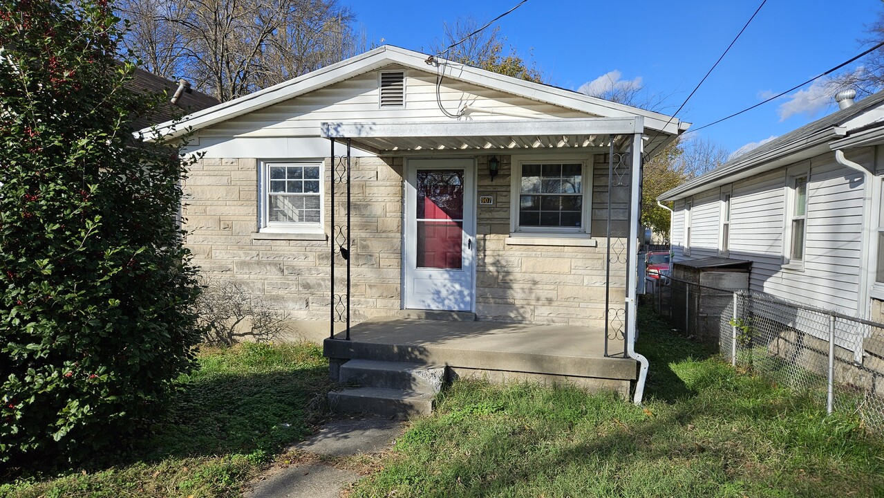 907 Beecher St in Louisville, KY - Building Photo