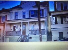 930 W Pine St in Coal Township, PA - Building Photo