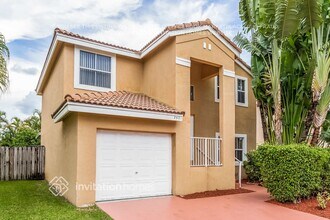 7521 Santa Monica Dr in Margate, FL - Building Photo - Building Photo