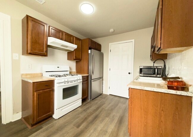 123 Walnut Ave in Dundalk, MD - Building Photo - Building Photo