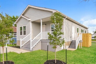 3127 Bay St in Houston, TX - Building Photo - Building Photo