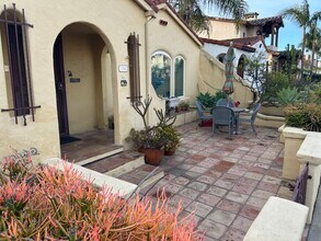 158 Argonne Ave in Long Beach, CA - Foto de edificio - Building Photo