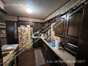 4421 75th Dr in Lubbock, TX - Building Photo - Building Photo