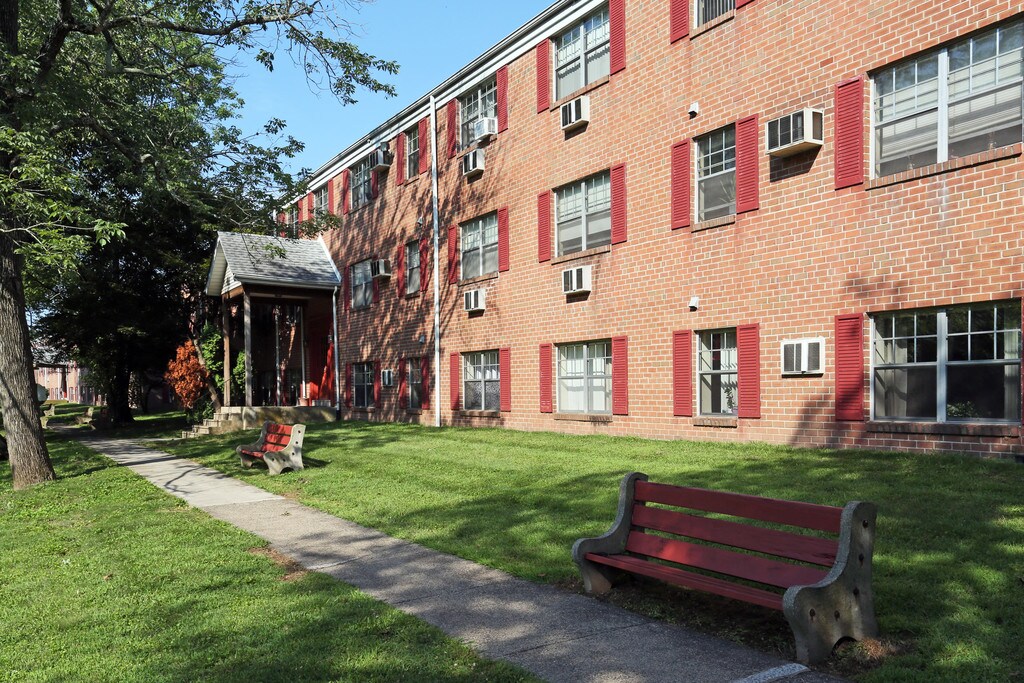 Covered Bridge Apartments in Perkasie, PA