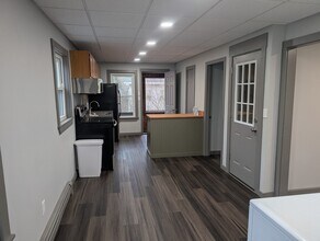 36 Main St in Sutton, MA - Building Photo - Building Photo