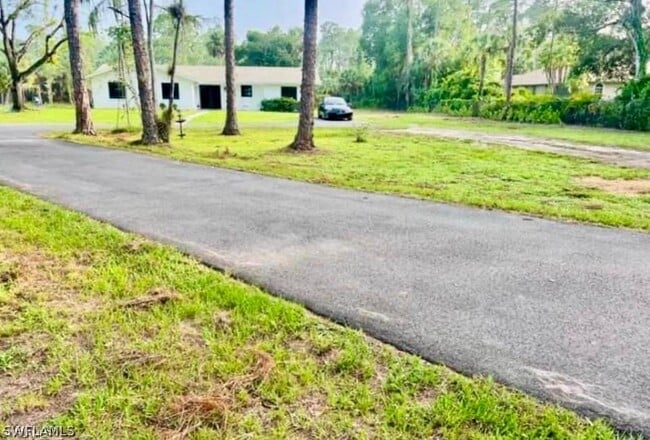 3650 1st Ave SW in Naples, FL - Building Photo - Building Photo