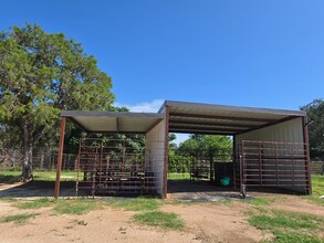 606 Blessing Ranch Rd in Liberty Hill, TX - Building Photo - Building Photo