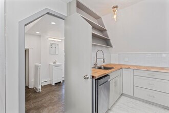 75 W Ashland St, Unit 3rd Floor in Doylestown, PA - Building Photo - Building Photo