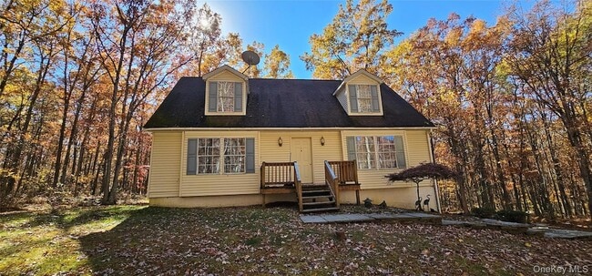 property at 323 Cushetunk Dr