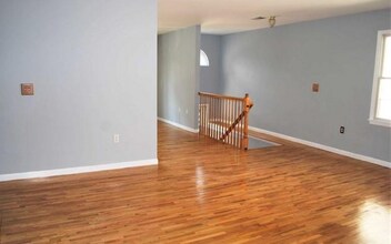 590 Schuyler Ave, Unit B in North Arlington, NJ - Foto de edificio - Building Photo