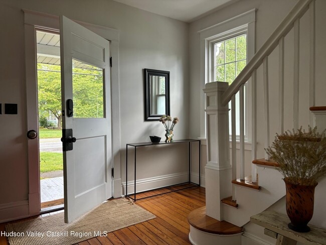 590 NY-23B in Hudson, NY - Building Photo - Building Photo