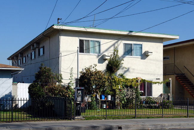 4619 W Lennox Blvd in Inglewood, CA - Building Photo - Building Photo