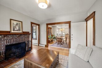 15 Hollis St, Unit #2 in Cambridge, MA - Foto de edificio - Building Photo