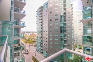 property at 13700 Marina Pointe Dr