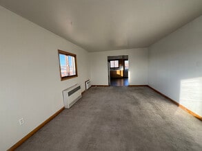 302 W 7th St in McCook, NE - Building Photo - Building Photo