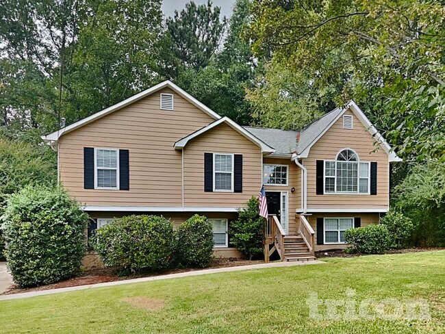 172 N White Pines Dr in Dallas, GA - Building Photo - Building Photo