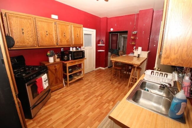 property at 2852 N Palmer St