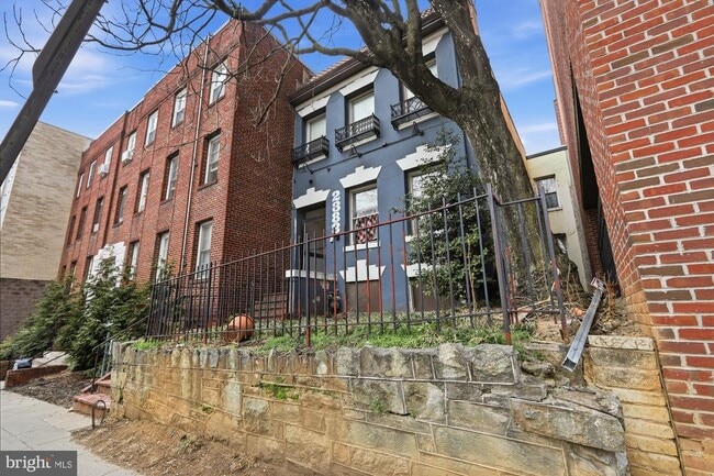 property at 2388 Champlain St NW