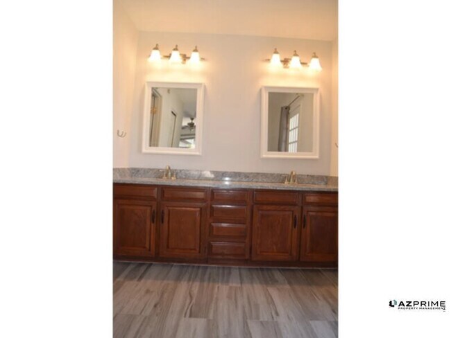 4922 E Winchcomb Dr in Scottsdale, AZ - Building Photo - Building Photo