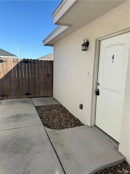 3420 Golden Nugget, Unit 3 in Edinburg, TX - Building Photo - Building Photo