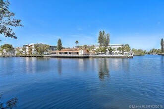 2731 Taft St, Unit 408 in Hollywood, FL - Building Photo - Building Photo