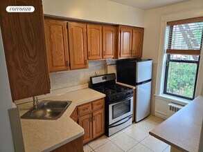 59-26 Catalpa Ave in Queens, NY - Building Photo - Building Photo