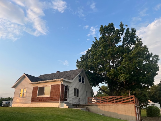 property at 1322 Emery Xing Rd