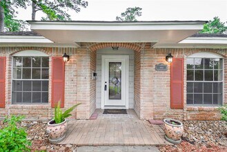 2910 Colonial Dr in Dickinson, TX - Building Photo - Building Photo