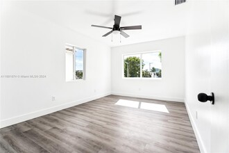 725 81st St, Unit 3 in Miami Beach, FL - Building Photo - Building Photo