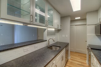 7665 E Quincy Ave, Unit 207 in Denver, CO - Building Photo - Building Photo