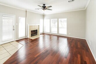 16502 Wheatfield Dr in Houston, TX - Building Photo - Building Photo