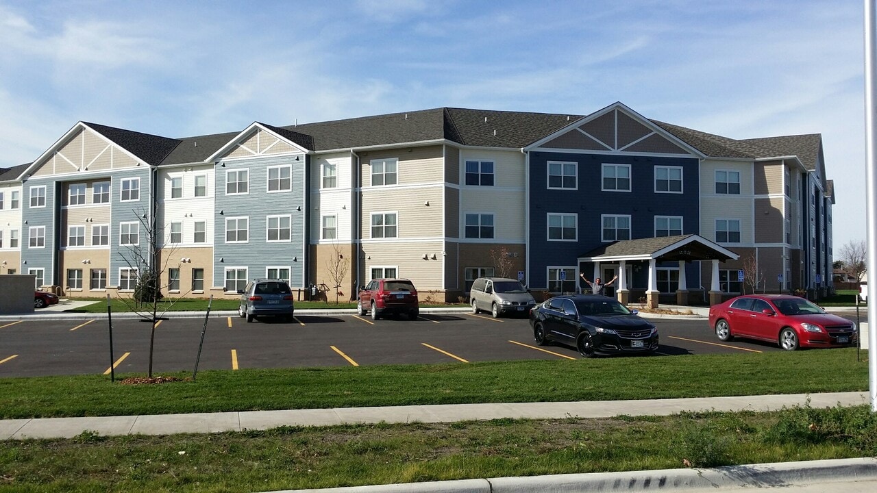 Grand Terrace Apartments in Worthington, MN - Foto de edificio