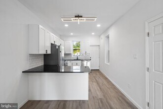 3943 Dell St in Philadelphia, PA - Foto de edificio - Building Photo